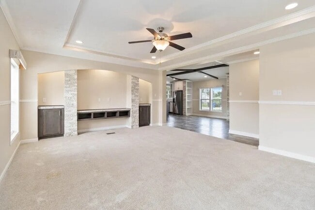 Building Photo - 52 Vacation St