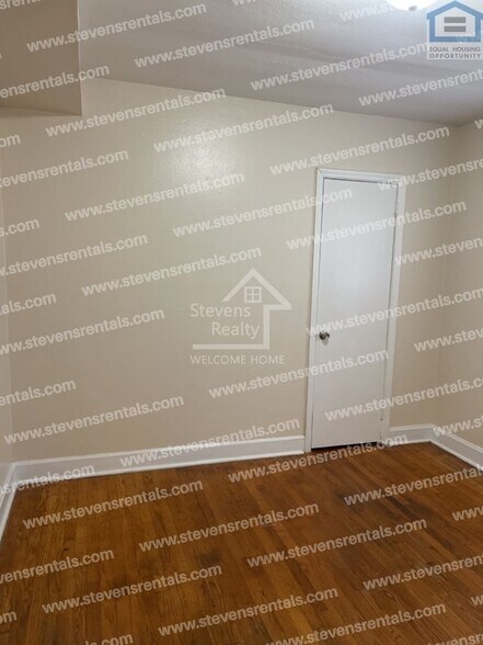 Building Photo - 1720 Cambridge Dr