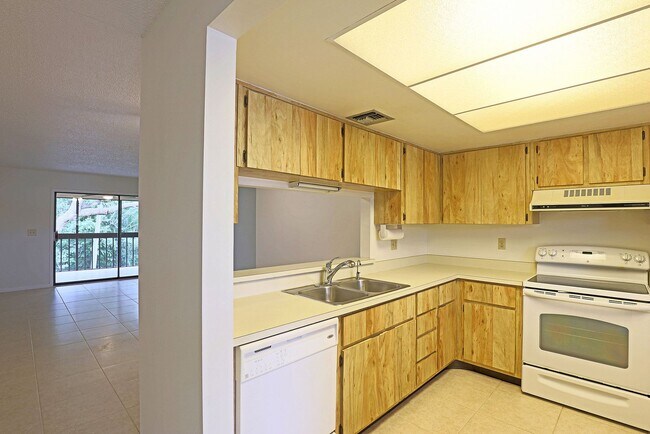 Building Photo - 6120 Whiskey Creek Dr