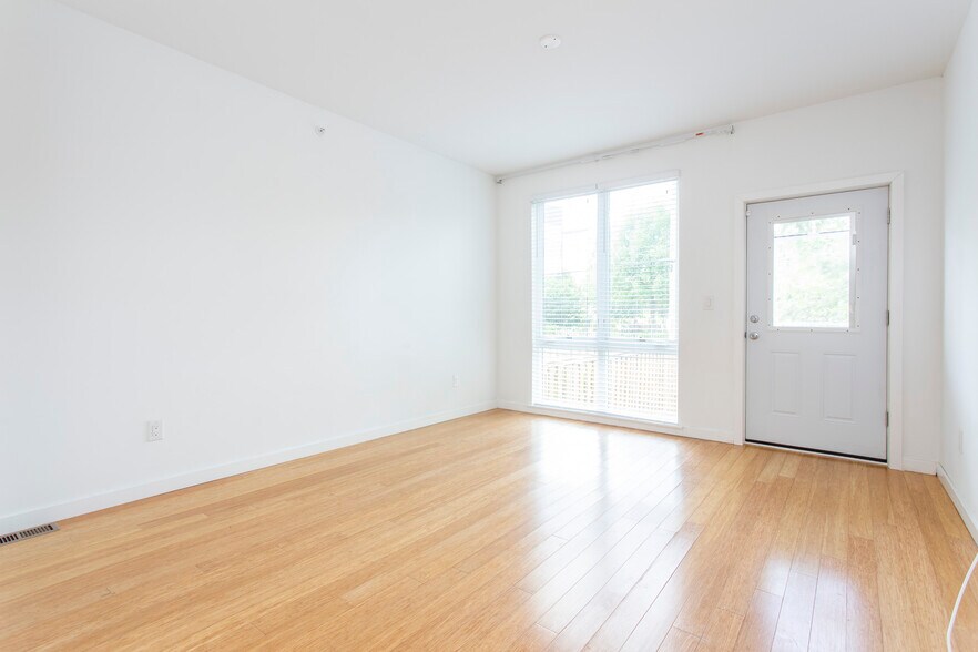 Primary Photo - 1519 Ogden St