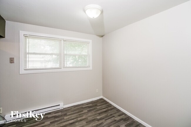 Building Photo - 3820 N Lawndale Ave