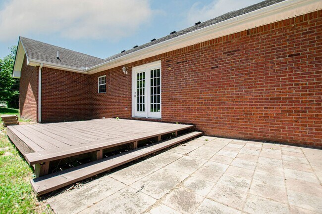 Building Photo - 1701 Autumnwood Blvd