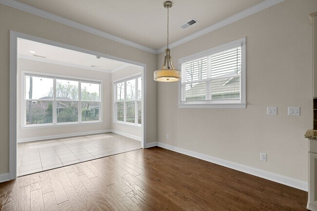 Building Photo - Light, bright, and move-in ready home in the highly sought-after Trilogy at Lake Norman community...