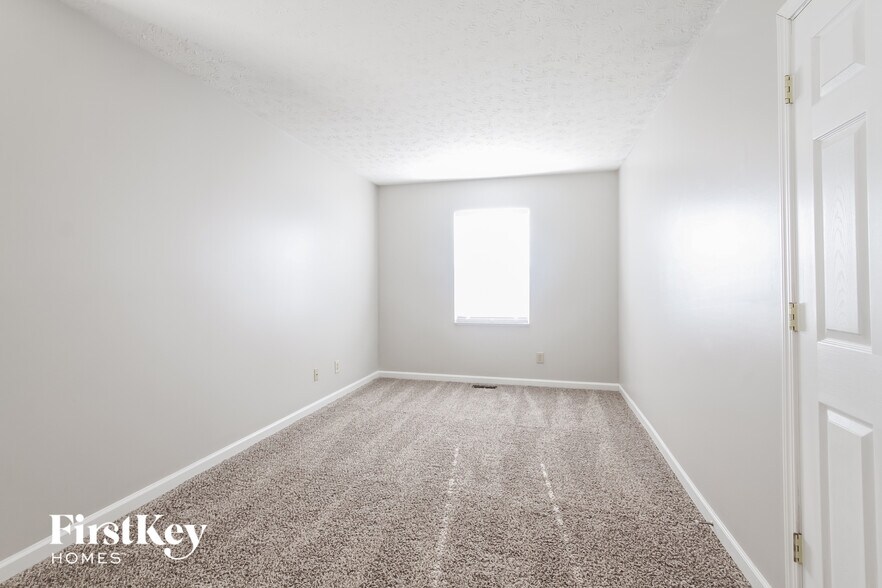 Building Photo - 5871 Marco Ct