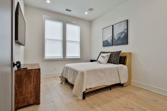 Building Photo - Modern Luxury Estate with Rooftop Deck in Trilith