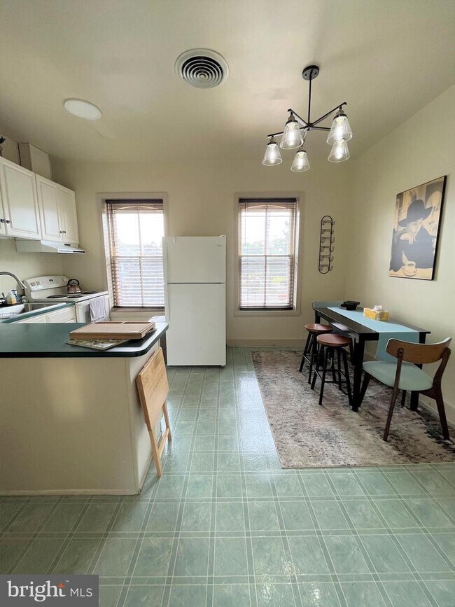 Building Photo - 509 S Market St