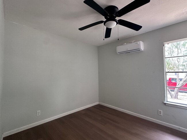 Building Photo - 4533 Bluebelle Ln