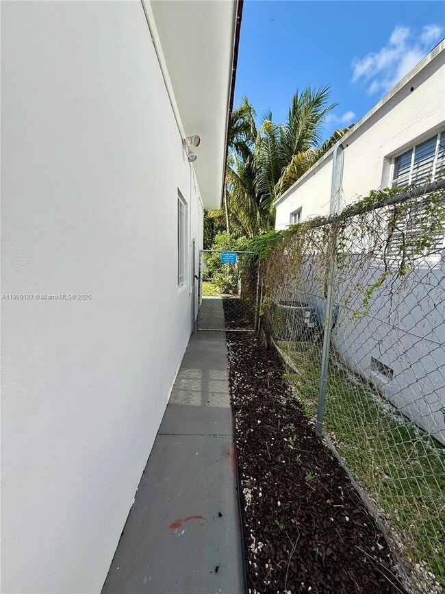 Building Photo - 20 NW 45th St