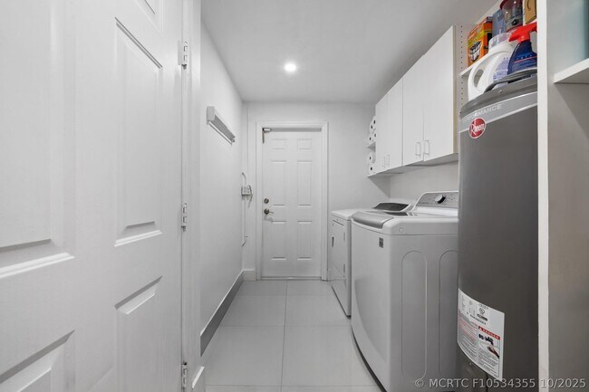 Building Photo - 326 Seven Isles Dr