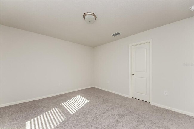 Building Photo - 230 Hyacinth Ct
