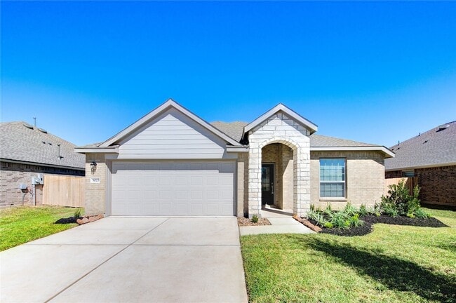 Building Photo - 5023 Lavaridge Dr