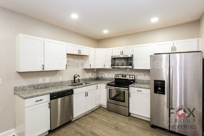 Building Photo - 48 Chestnut Dr SW