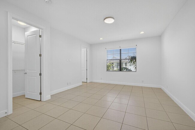 Building Photo - 4113 Faraday Wy