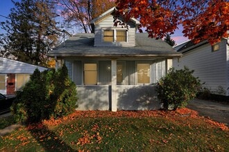 Building Photo - 405 E Hodge Ave