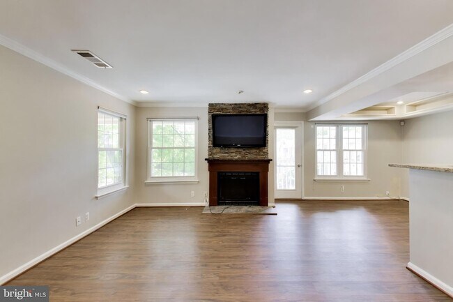Building Photo - 10821 Hampton Mill Terrace