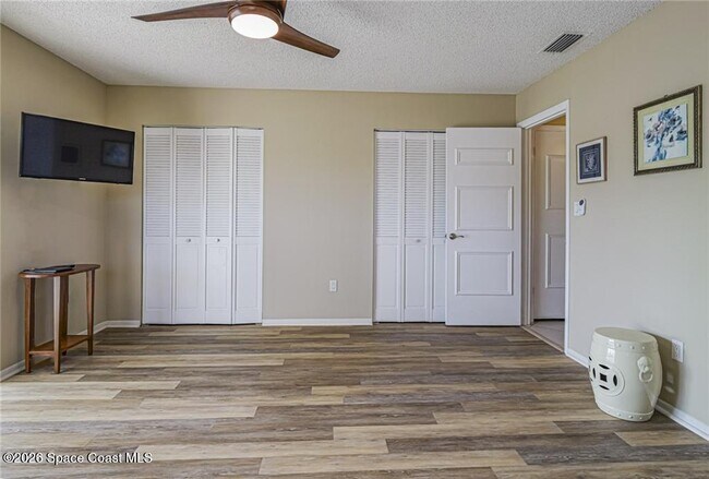 Building Photo - 11 Vista Palm Ln