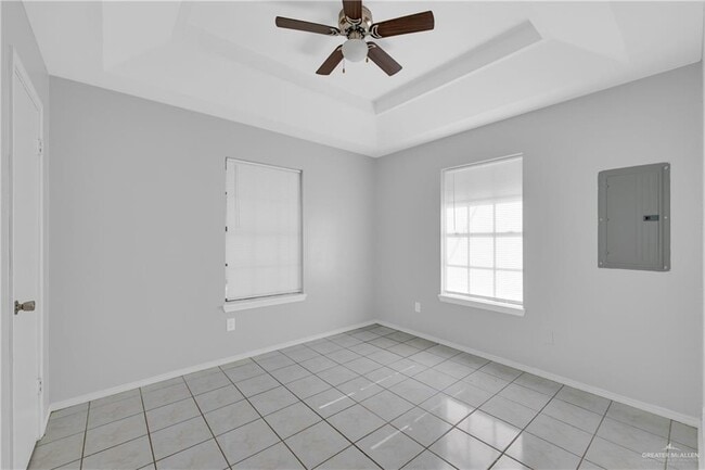 Building Photo - 18 Cassandra St