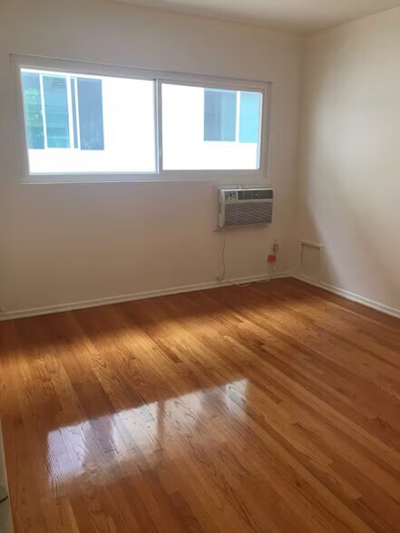 Building Photo - 1827 N Normandie Ave