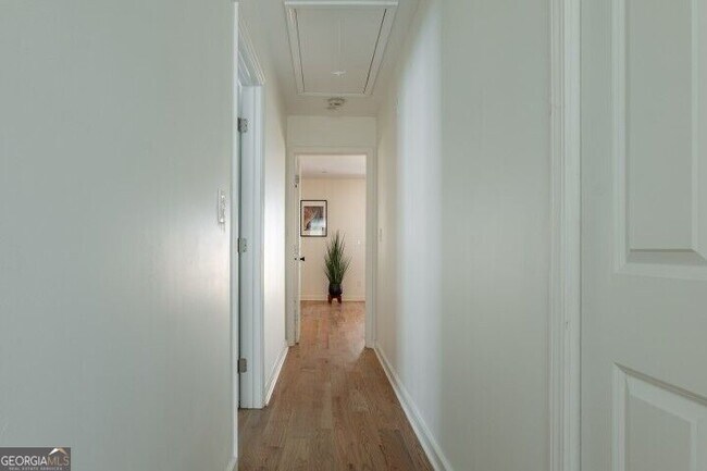 Building Photo - 3154 N Druid Hills Rd
