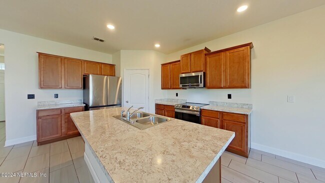 Building Photo - 3583 Shiner Dr