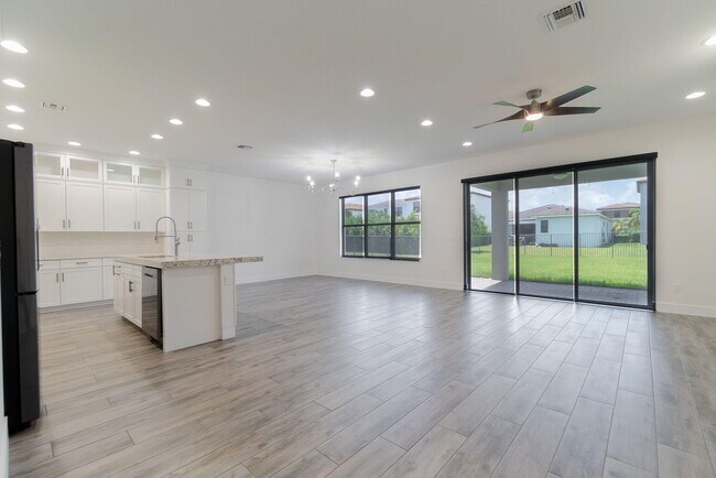 Building Photo - 5447 Starfish Rd