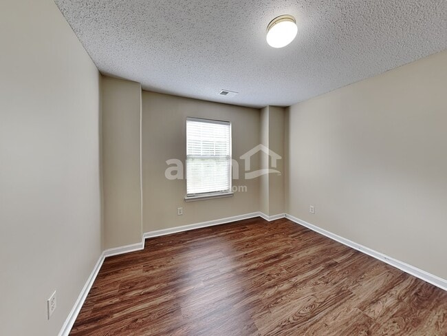 Building Photo - 2901 Horseshoe Bend Rd SW