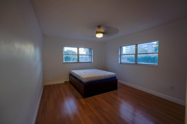 Building Photo - 1075 92nd St