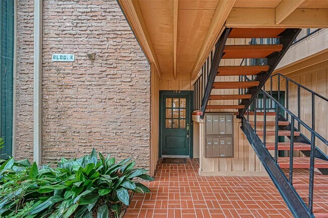 Building Photo - 8277 Kingsbrook Rd