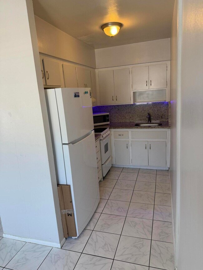 Building Photo - 1812 E Oakland Park Blvd