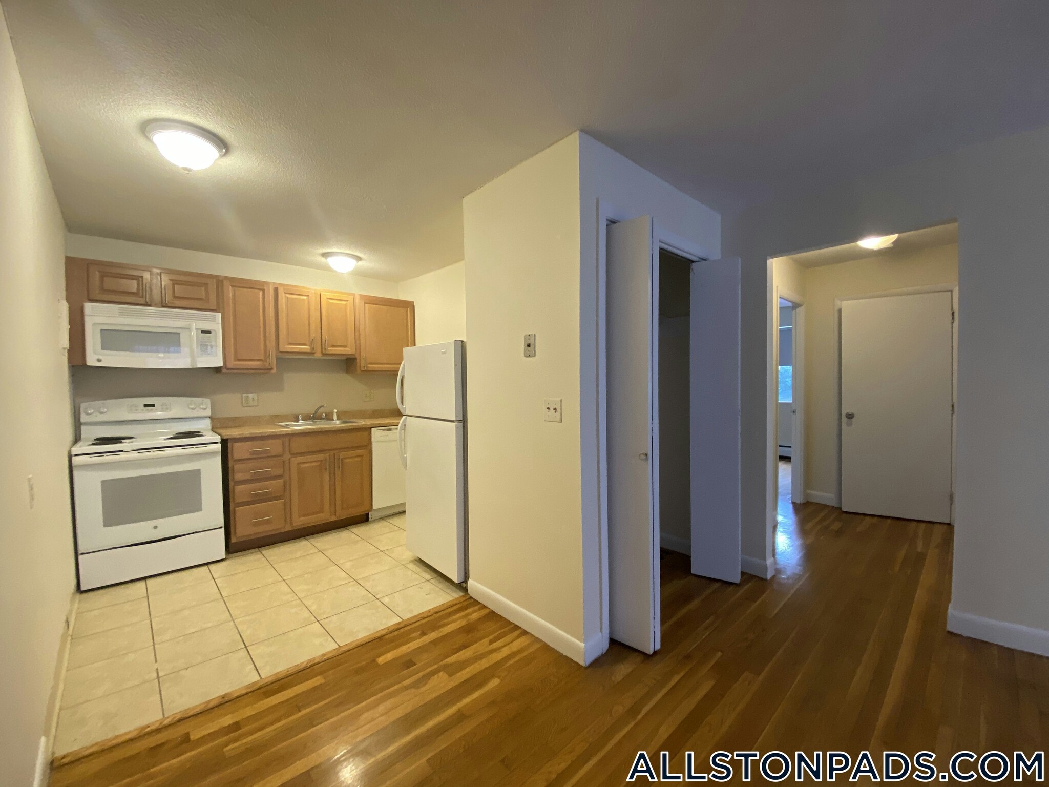 Building Photo - 90 Gardner St