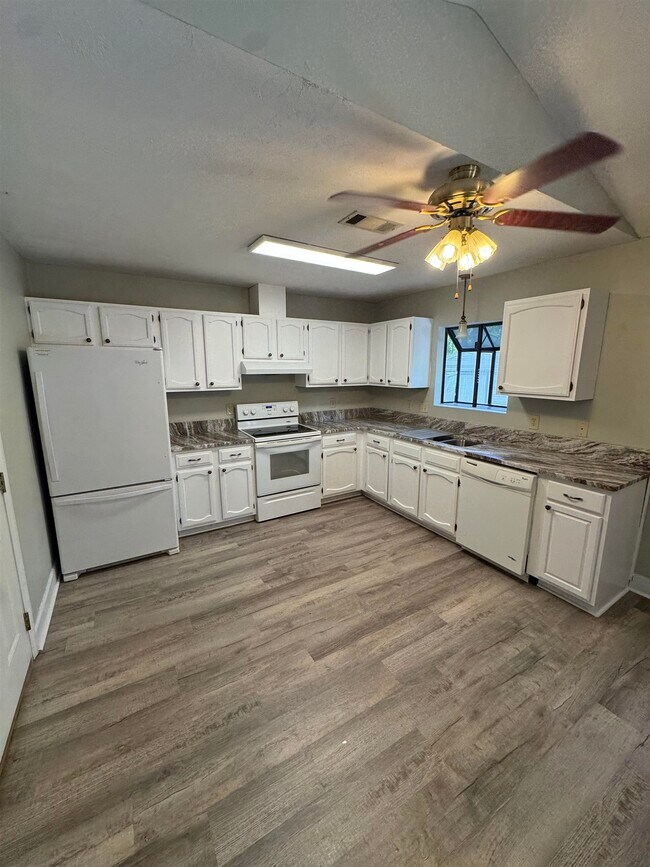 Building Photo - 2768 Faringdon Dr