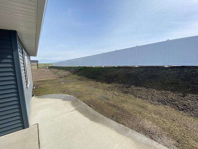 Building Photo - 3 Bedroom Home in Brookshire!