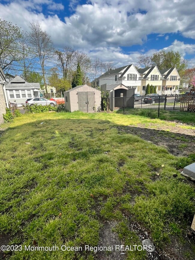 Building Photo - 22 Borden Ave