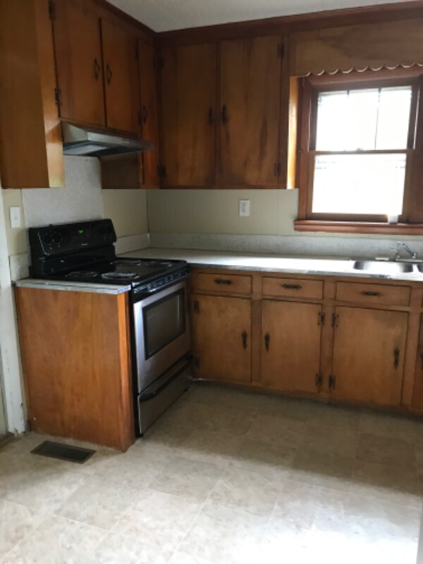 Building Photo - 513 Beechwood Dr