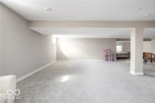 Building Photo - 680 Ridge Gate Dr
