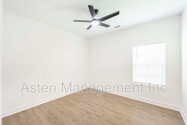 Building Photo - 2141 Houston Lake Rd