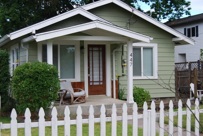 Primary Photo - $250 off First full month!! Cute 1 Bedroom...