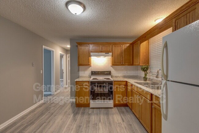 Building Photo - 2305 Dalebrook Ct