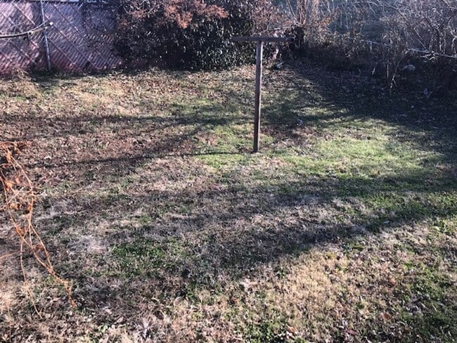 Primary Photo - 2 bedroom 1 bath (Half off first months rent)