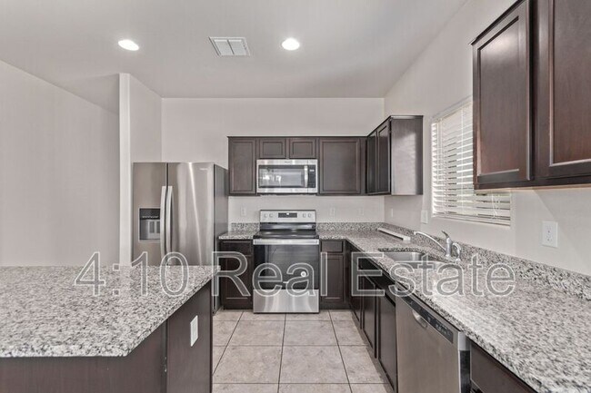 Building Photo - 2403 E Alida Trail