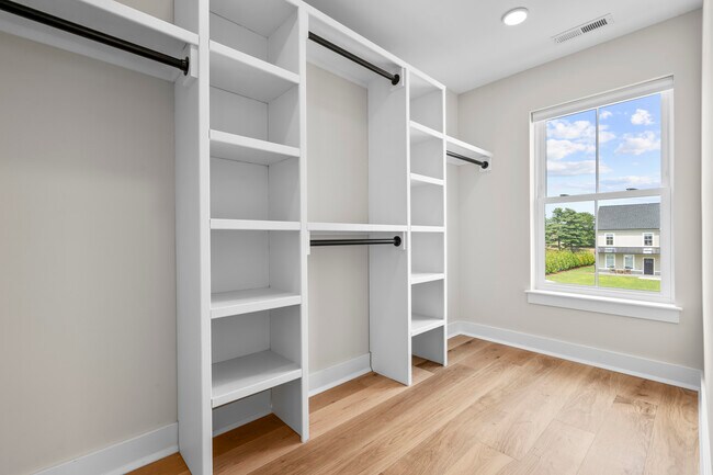 Building Photo - 9 June Dr