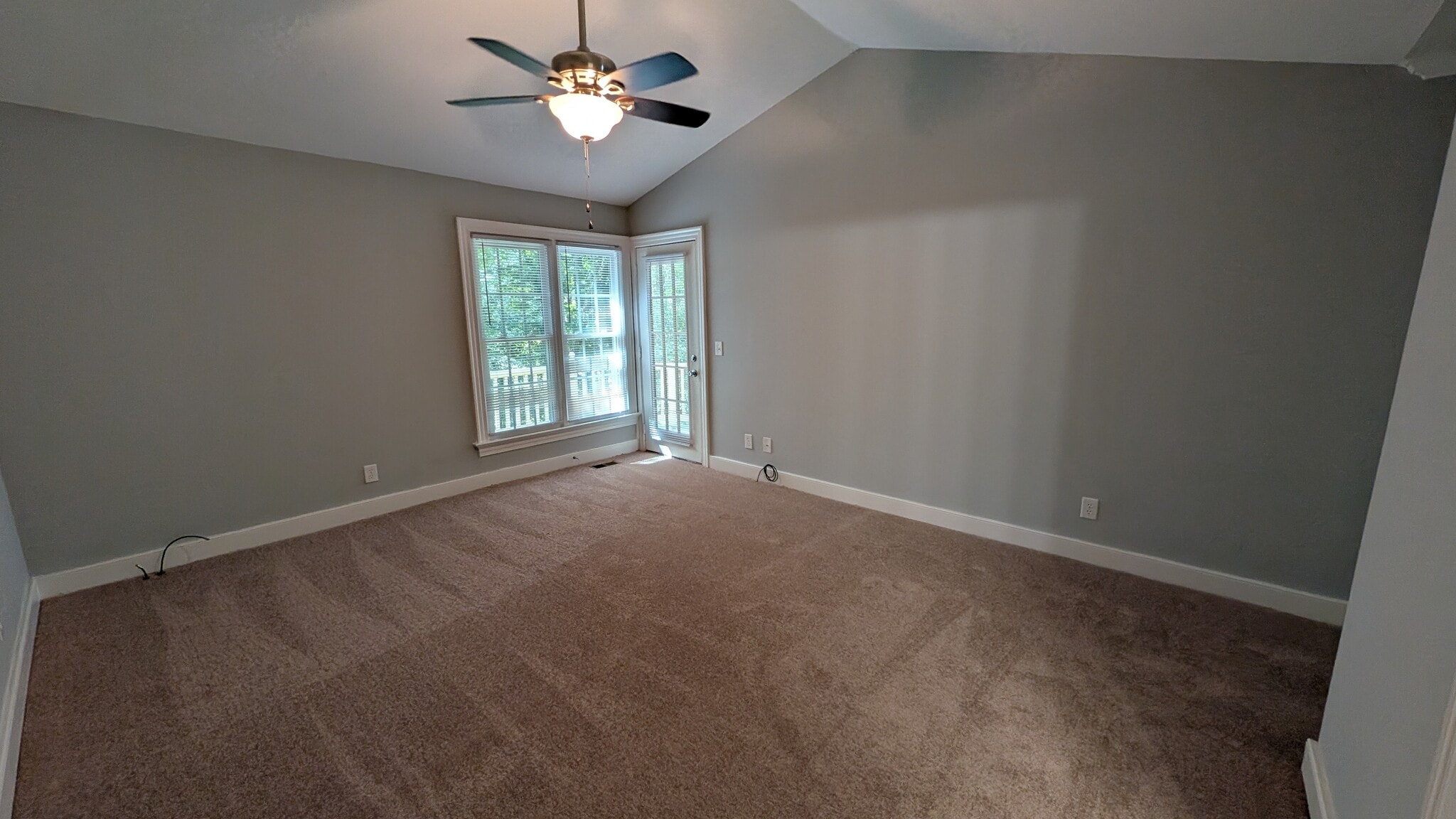 large master bedroom - 805 Spring Ln