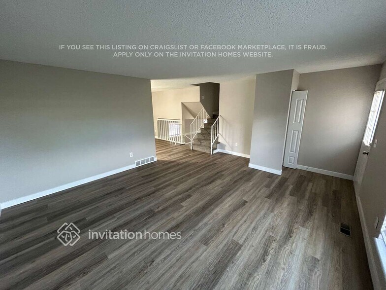 Building Photo - 2716 W 100th Dr