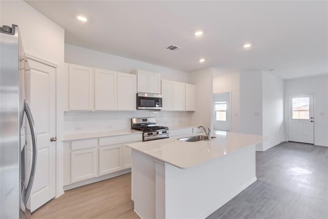 Building Photo - 105 Imola St