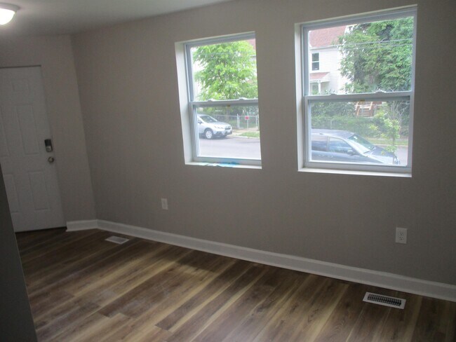 Building Photo - 712 Winston Ave