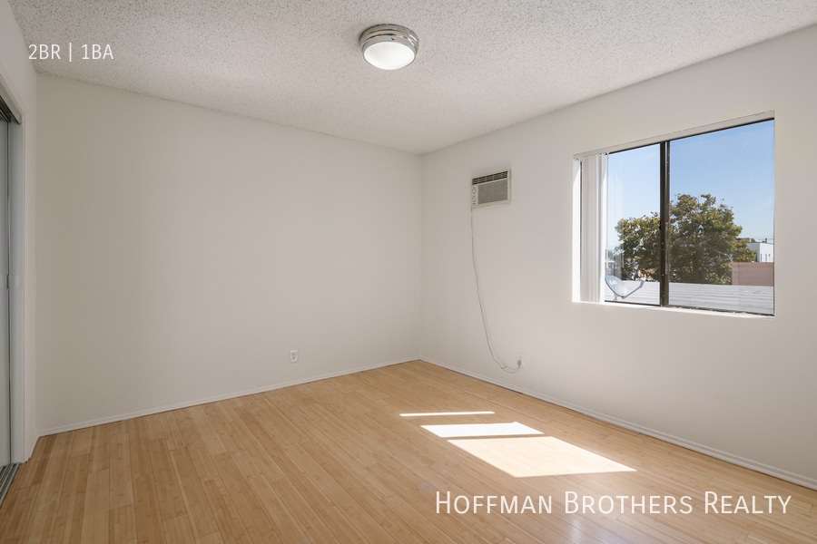 Building Photo - 5533 Barton Ave