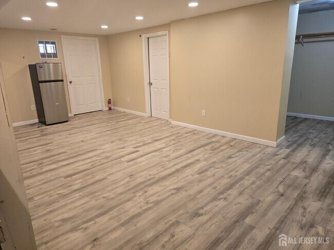 Building Photo - 111 Bertram Ave