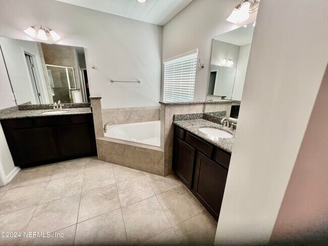 Building Photo - 84143 Swallowtail Dr