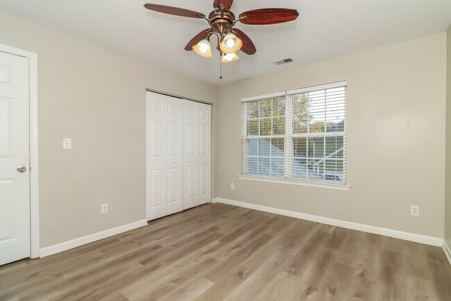 Building Photo - 4639 Liberty Square Dr