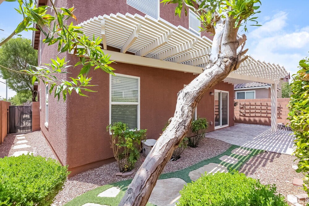 Building Photo - 9004 Tropical Tide Ct